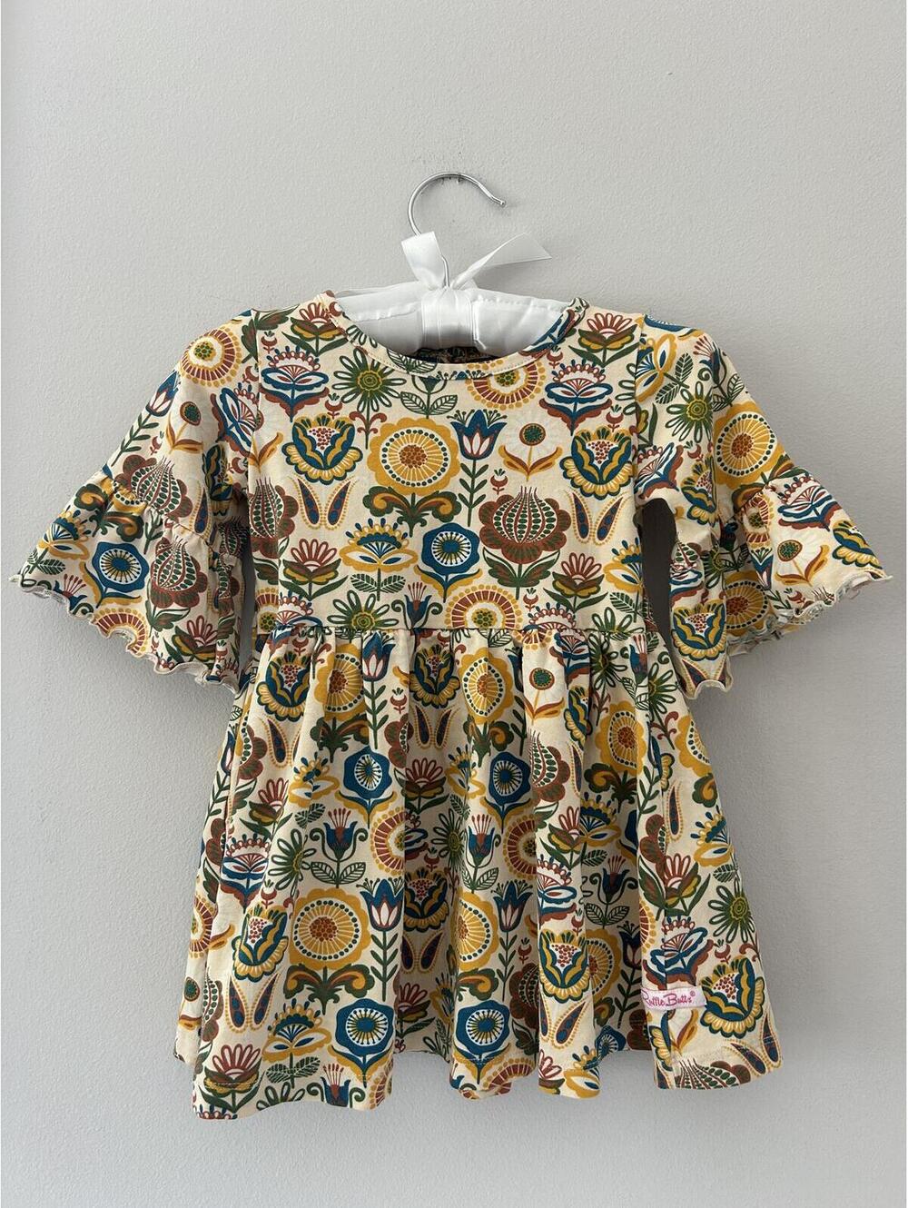 Ruffle Buttts Flare Sleeve Dress with Floral Print Girls Size 3T